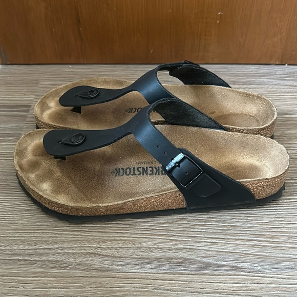 Birkenstock Shoes - Birkenstock Gizeh Buro-flor thong sandal, like new, black size 40. Worn once